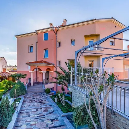 Apartment Istriensonne - Veruda Mit Grillterrasse