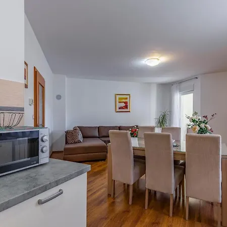 Apartman Istriensonne - Veruda Mit Grillterrasse Pula