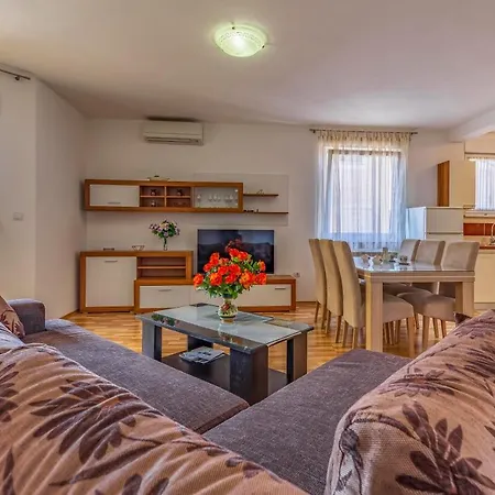 Apartman Istriensonne - Veruda Mit Grillterrasse Pula