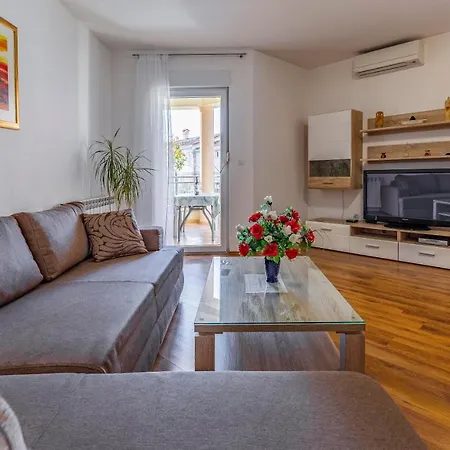 Apartment Istriensonne - Veruda Mit Grillterrasse Pula